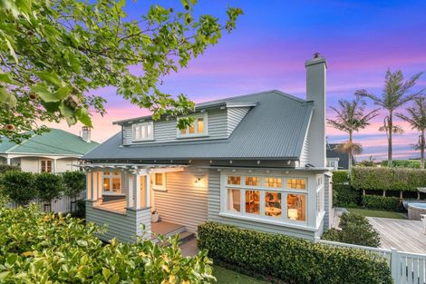 Photo of property in 9a North Avenue, Narrow Neck, Auckland, 0624