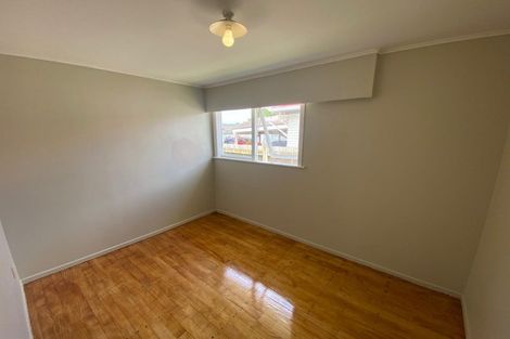 Photo of property in 11 Glen Norman Avenue, Henderson, Auckland, 0610