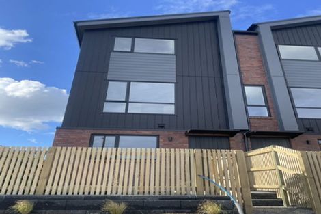 Photo of property in 2/39 Dale Crescent, Pakuranga, Auckland, 2010