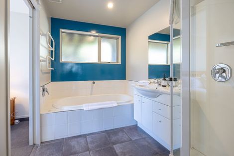 Photo of property in 99 Kings Drive, Wanaka, 9305