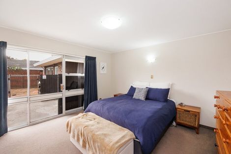 Photo of property in 52 Kentucky Way, Awapuni, Palmerston North, 4412