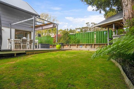 Photo of property in 2/5 Eugen Place, Bayview, Auckland, 0629