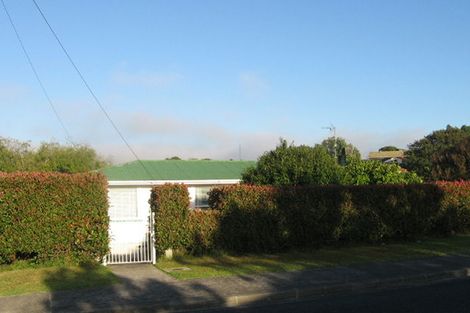 Photo of property in 1/14 Merton Avenue, Glenfield, Auckland, 0627