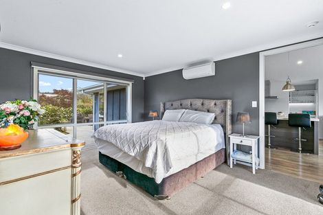Photo of property in 76 Pohutukawa Drive, Levin, 5571