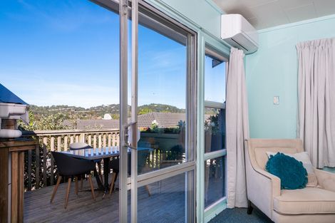 Photo of property in 10 Scotstoun Place, Glen Eden, Auckland, 0602