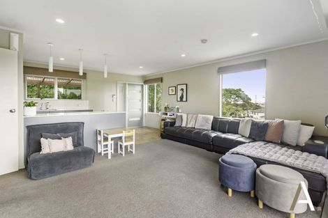 Photo of property in 42 Banyan Drive, Totara Heights, Auckland, 2105