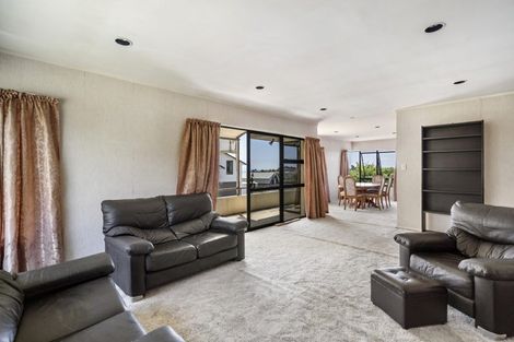 Photo of property in 1/55 Nigel Road, Browns Bay, Auckland, 0630