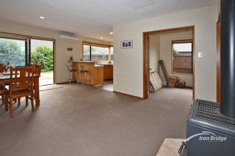 Photo of property in 2 Neathwest Avenue, Broomfield, Christchurch, 8042