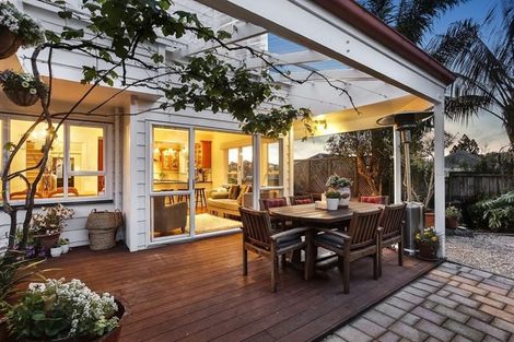 Photo of property in 61 Palmerston Road, Birkenhead, Auckland, 0626