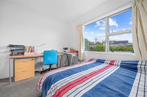 Photo of property in 1/37 Woodlands Crescent, Browns Bay, Auckland, 0630
