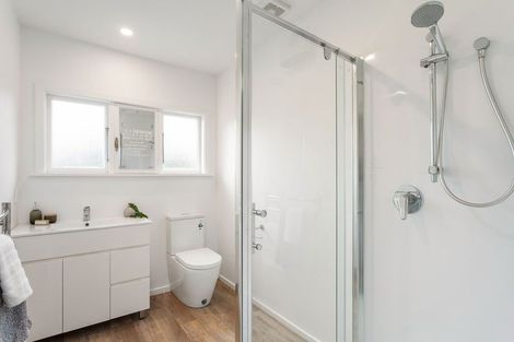Photo of property in 10 Mcfaddens Road, St Albans, Christchurch, 8052
