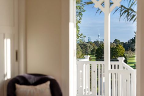 Photo of property in 54 Wairoa Road, Narrow Neck, Auckland, 0624