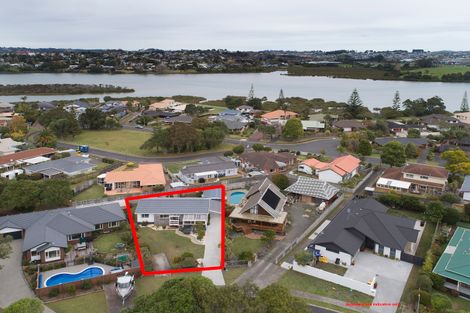 Photo of property in 14 Nickell Place, Orewa, 0931