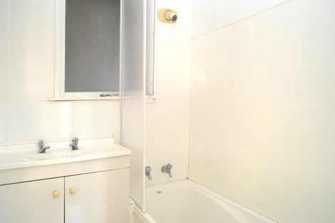 Photo of property in 31 Bill Hercock Street, Pirimai, Napier, 4112