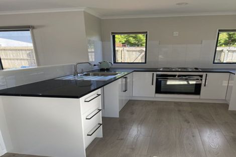 Photo of property in 7 Pitcher Place, Glen Eden, Auckland, 0602