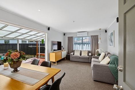 Photo of property in 1/12 Doment Crescent, Orewa, 0931