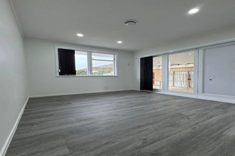 Photo of property in 13 Rountree Place, Conifer Grove, Takanini, 2112
