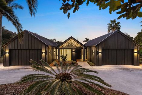 Photo of property in 20 Titoki Lane, Whangamata, 3691