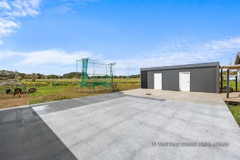 Photo of property in 15 Trotting Course Drive, Kumeu, 0891