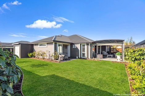 Photo of property in 13 Angus Place, Rangiora, 7400