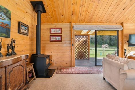 Photo of property in 10 Carlisle Street, Athol, 9793