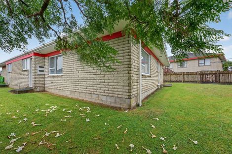 Photo of property in 41 Edgewater Parade, Waiuku, 2123