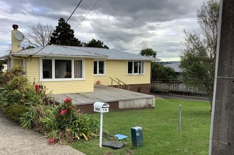 Photo of property in 18 Seaview Road, Glenfield, Auckland, 0629