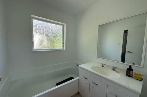 Photo of property in 78 Churton Drive, Churton Park, Wellington, 6037