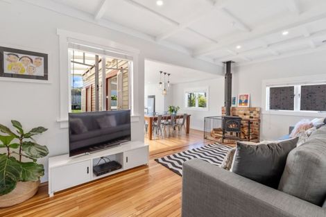 Photo of property in 8 Creamer Avenue, Belmont, Auckland, 0622