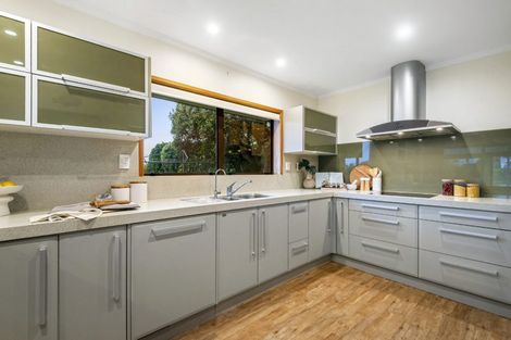 Photo of property in 22 John Dee Crescent, Red Beach, 0932