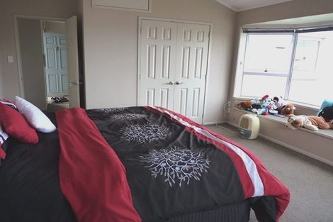 Photo of property in 50 Wade River Road, Stanmore Bay, Whangaparaoa, 0932