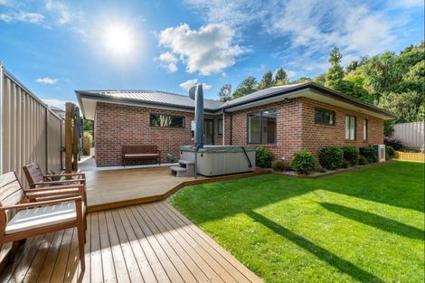 Photo of property in 5 Fern Lane, Whalers Gate, New Plymouth, 4310