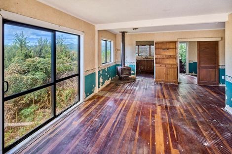 Photo of property in 71 Logie Street, Stokes Valley, Lower Hutt, 5019
