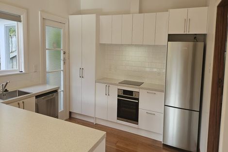 Photo of property in 8 Trelissick Crescent, Ngaio, Wellington, 6035