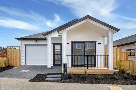 Photo of property in 14 Waimarie Drive, Karaka, 2578