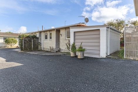Photo of property in 2/50 Paynters Avenue, Strandon, New Plymouth, 4312