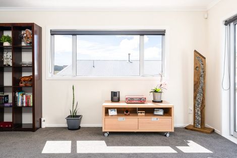 Photo of property in 17 Prestwich Rise, Churton Park, Wellington, 6037