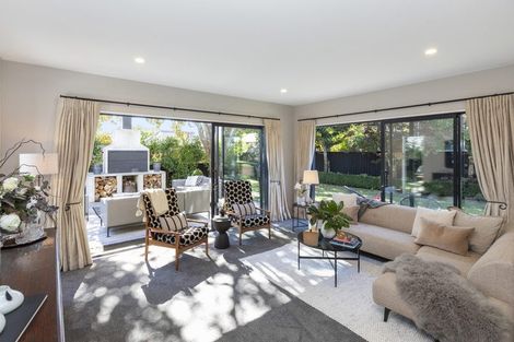 Photo of property in 2 Maurice Knowles Lane, Cashmere, Christchurch, 8022