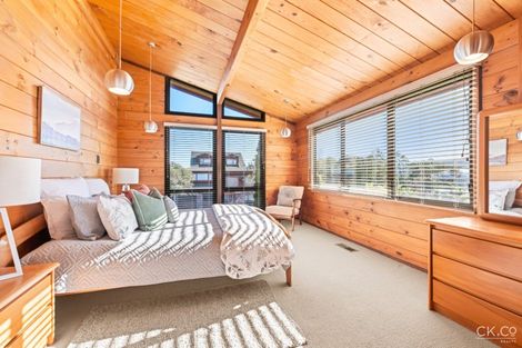 Photo of property in 5 Seymour Grove, Kingsley Heights, Upper Hutt, 5018