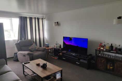 Photo of property in 105 Te Atatu Road, Te Atatu South, Auckland, 0610