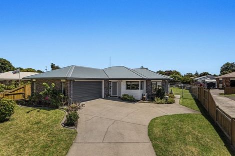 Photo of property in 21 Edgewater Grove, Whakatane, 3120