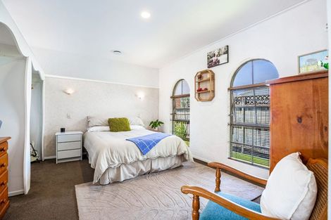 Photo of property in 48 Te Atatu Road, Te Atatu South, Auckland, 0610