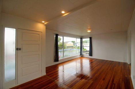 Photo of property in 17 Crampton Place, Manurewa, Auckland, 2102