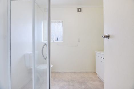 Photo of property in 3 Statesman Street, Henderson, Auckland, 0612