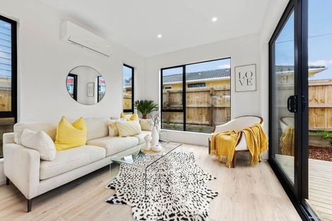 Photo of property in 7d Queen Mary Avenue, New Lynn, Auckland, 0600