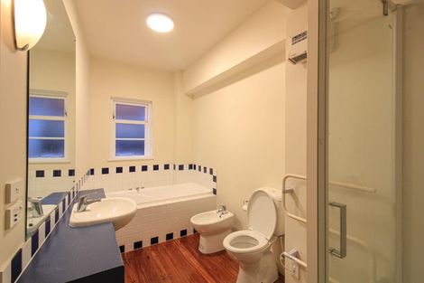 Photo of property in Olympus Flats, 280f1 Oriental Parade, Oriental Bay, Wellington, 6011