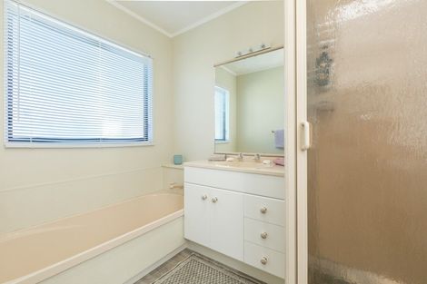 Photo of property in 2/7 Gebbie Road, Taradale, Napier, 4112