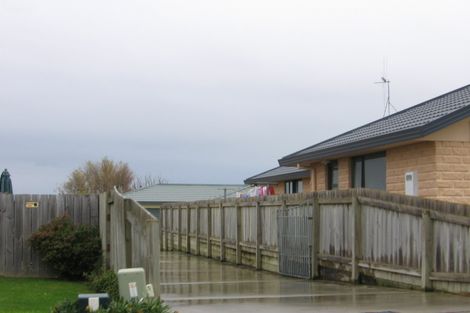 Photo of property in 5 Jordan Way, Kelvin Grove, Palmerston North, 4414