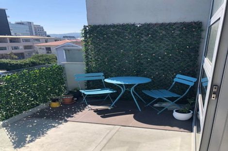 Photo of property in 25u5 Home Street, Mount Victoria, Wellington, 6011