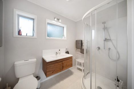 Photo of property in 2/15 Gloaming Place, Conifer Grove, Takanini, 2112